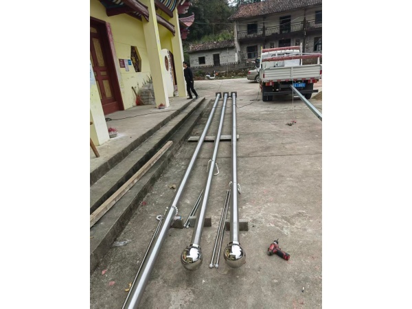 手動旗桿13米一根，12米兩根，撫州市宜黃縣秀源村漢帝廟